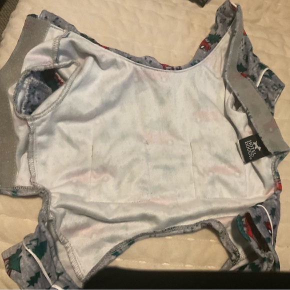 Hotel Doggy Fleece Pajamas - Picture 5 of 6